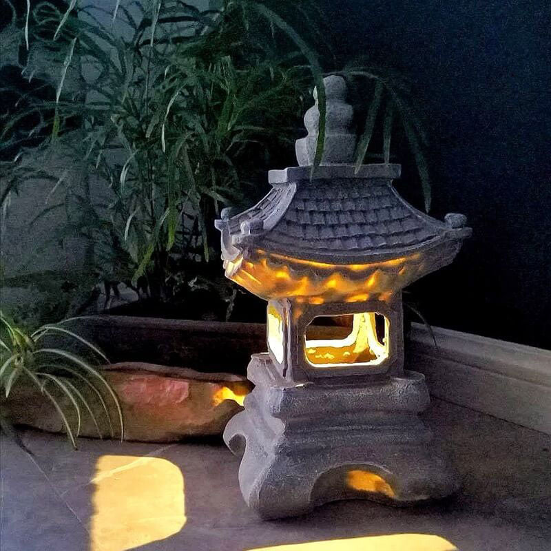 Zonne-energie LED tuinlamp in zen pagodestijl met steeneffect