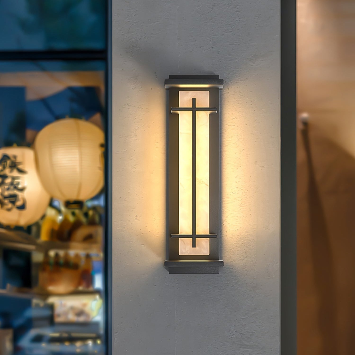 Zewnętrzna lampa ścienna z pionowym prostokątnym panelem