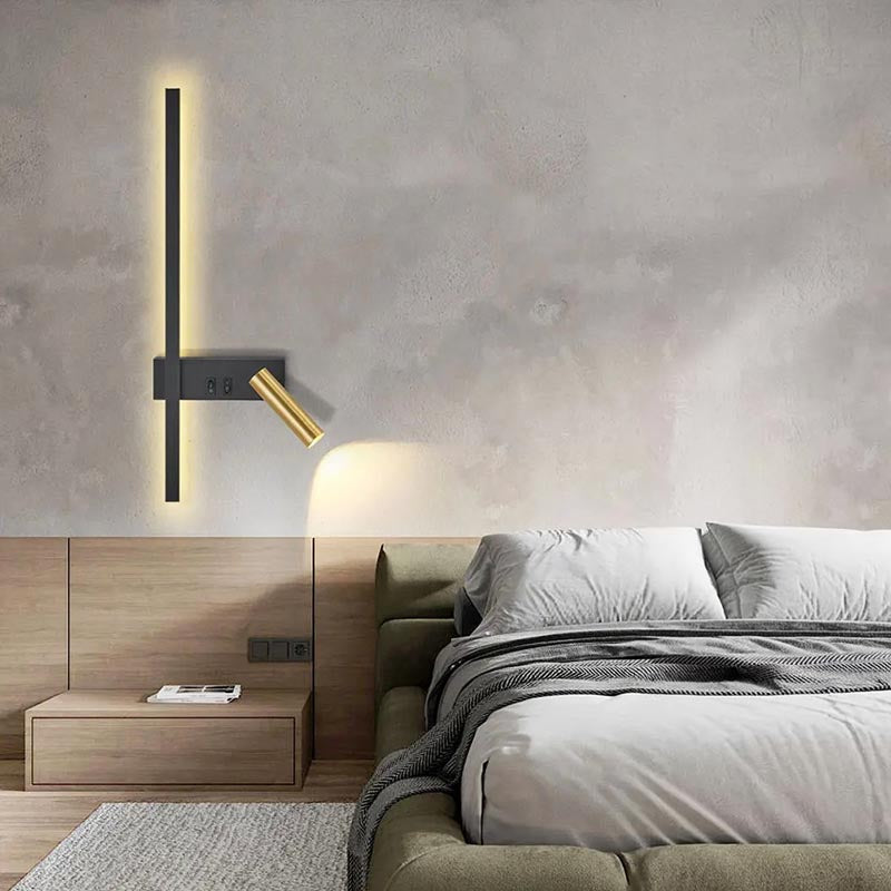Lampa ścienna z pionową listwą i regulowanym reflektorem