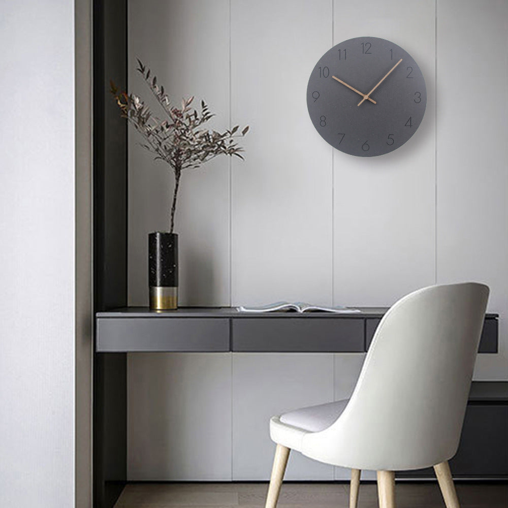 Nordic wall clock with a silent mechanism