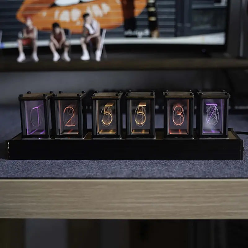 Nixie buizenklok met zes displays