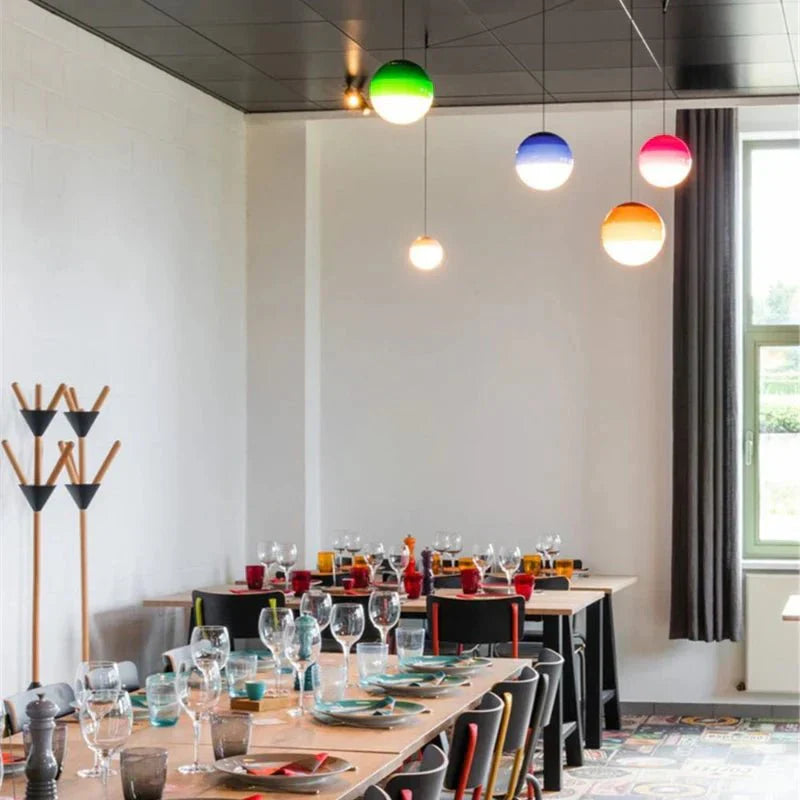 Glazen hanglamp met verloopkleur
