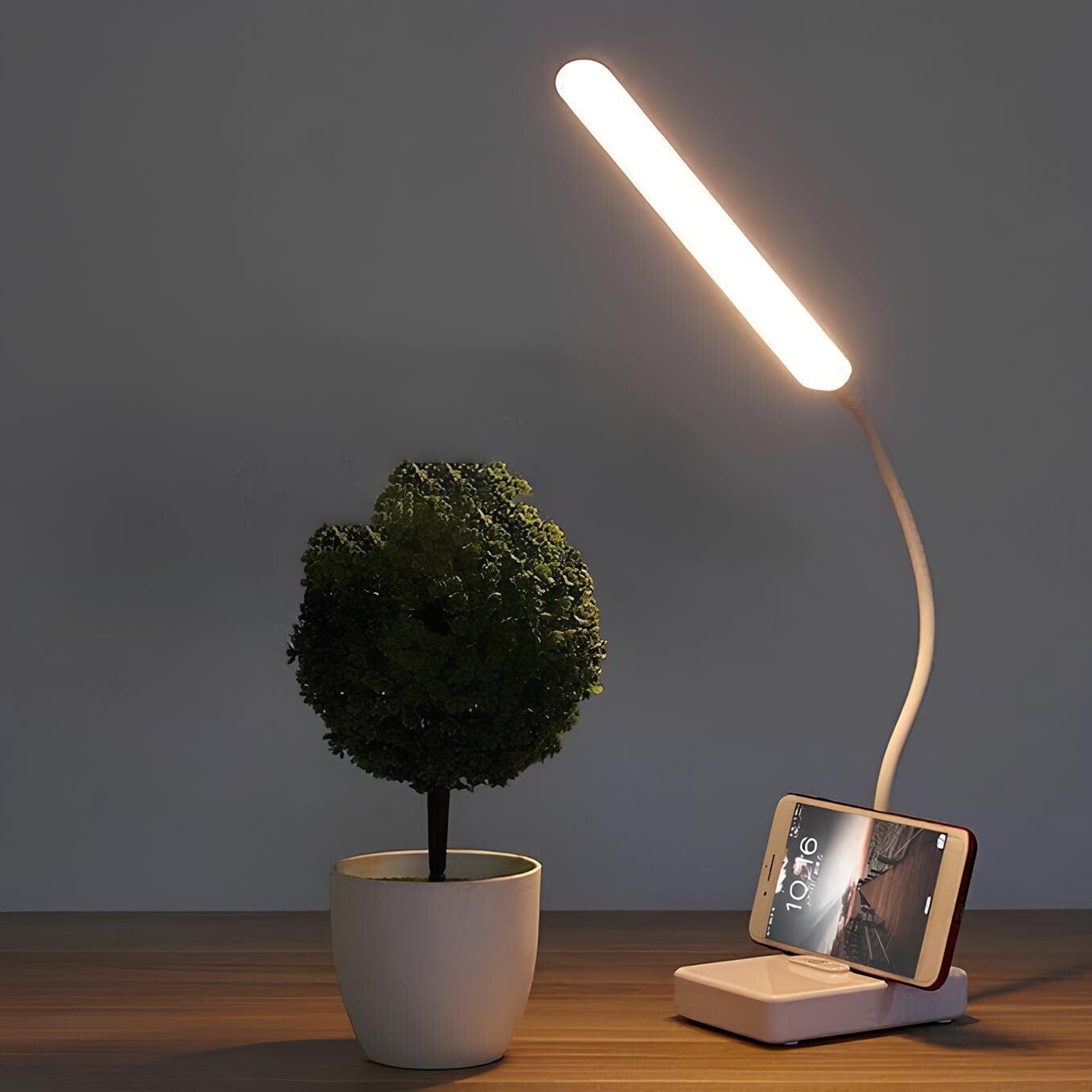 Bureaulamp LED met verstelbare arm en USB-oplader